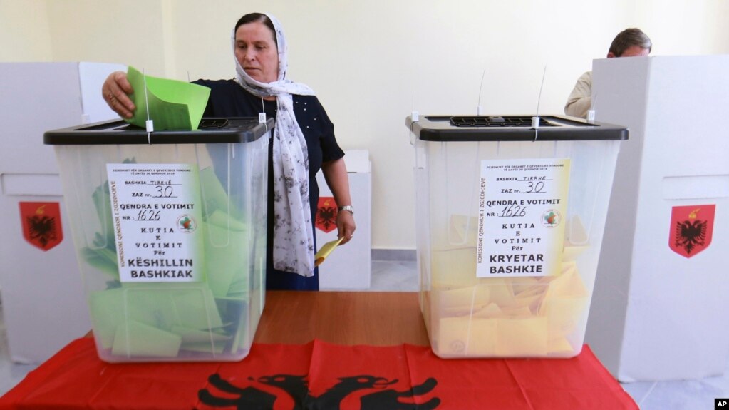 Tiranë: Opozita parlamentare kërkon thellimin e reformës zgjedhore