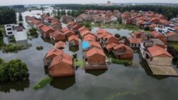 Çin'de Gök Irmak'ın taşması sonucu sular altında kalan evler