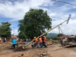 Perusahaan Listrik Negara (PLN) terus melakukan pemulihan jaringan listrik yang terdampak siklon tropis Seroja di Nusa Tenggara Timur. (Foto: PT PLN)
