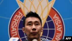 Pebulu tangkis Malaysia Lee Chong Wei menghadiri konferensi pers di Kuala Lumpur, 8 November 2018. (Foto: Mohd RASFAN / AFP)