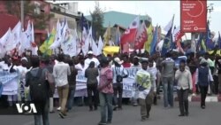 Wapinzani wa DRC wachoma komputa, ishara ya kutokubali uchaguzi wa kiteknolojia.