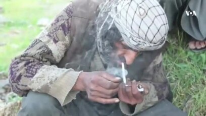 مردی که با اعتیاد به مواد مخدر بزرگ شده است
