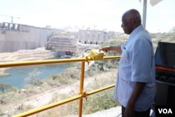 Angola José Eduardo dos Santos na barragem de Lauca (arquivo)