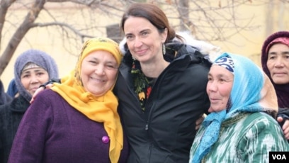 Men internetda rus talabasini sikdim.