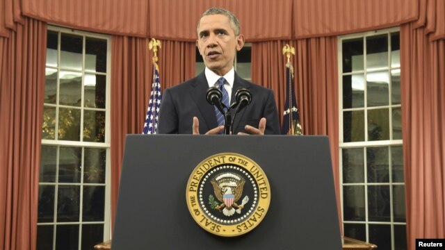 El presidente Barack Obama habla desde la Oficina Oval de la Casa Blanca.