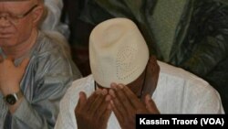 Le président malien Ibrahim Boubacar Keïta lors de l'Aïd, au Mali, le 25 juin 2017. (VOA/Kassim Traoré)