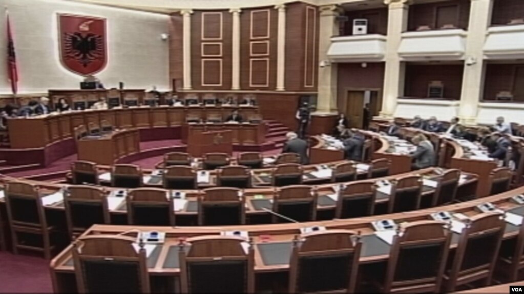 Ngërçi me Shkollën e Magjistraturës