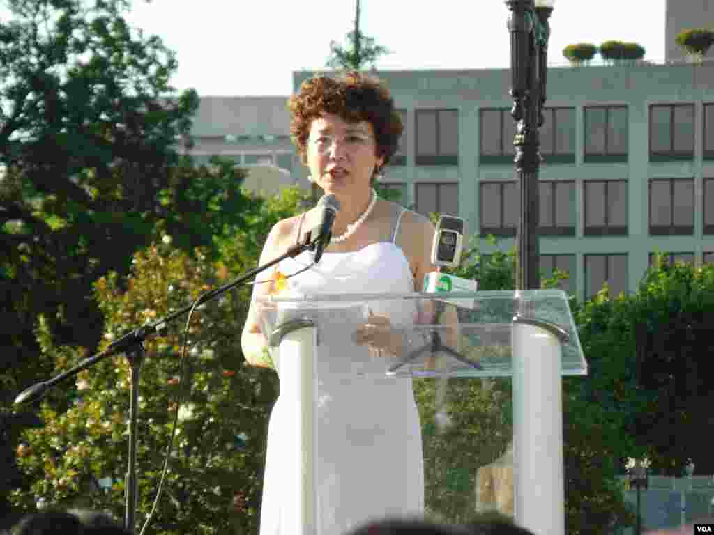 Remember June Fourth commemoration host Bei Ming,&nbsp;Washington, DC, June 1, 2014. (Zhi Yuan/VOA)