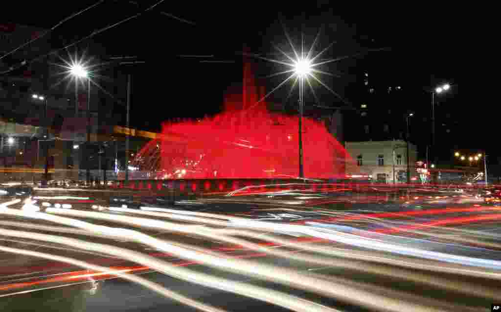 Lights illuminate the new musical fountain in Belgrade, Serbia, June 6, 2017. The huge 1.8-million-euro ($2 million) installation - featuring 350 water jets, a colorful lightshow and sometimes loud music - on the capital&#39;s busiest Slavija roundabout has triggered mixed reactions among Belgraders.