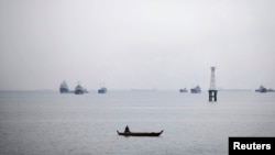 남중국해의 석유 시추시설 (자료사진)