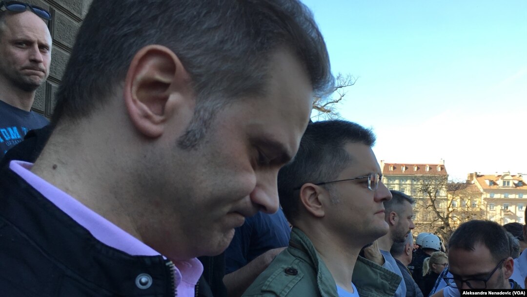 Lideri opozicije Borko Stefanović i Vuk Jeremić, Savez za Srbiju ispred zgrade Predsedništva Srbije , Foto: VOA