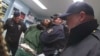 Esta imagen extraída de un video difundido por la fiscalía de Nueva York muestra policías agrediendo a Robert Brooks, mientras estaba esposado dentro del correccional Marcy en Oneida County, Nueva York, el 9 de diciembre de 2024.