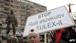 Protest u Prištini zbog hapšenja bivših pripadnika OVK