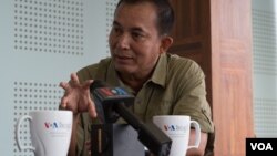 Khem Veasna, president of League for Democracy Party (LDP), in an interview with VOA Khmer, Phnom Penh, Cambodia, May 30, 2017. (Aun Chhengpor/VOA)