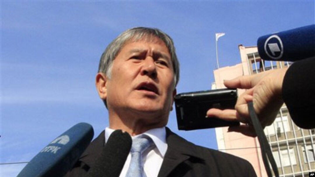 G'arb matbuoti talqinicha, Almaz Atambayev ma'muriyati janub ustidan nazoratni qo'lga olishga urinar ekan, O'shdagi oppozitsiya kuchli, mustaqil ekanini namoyish qilmoqchi