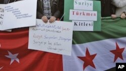 تظاهرات ترک ها و سوری های مخالف دولت بشار اسد در ترکیه.