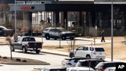 Penegakan hukum merespons lokasi penembakan di UPMC Memorial Hospital di York, Pa. pada Sabtu, 22 Februari 2025. (Foto: Sean Simmers/The Patriot-News via AP)