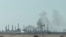 Дым над НПЗ Saudi Aramco к югу от Эр-Рияда. 