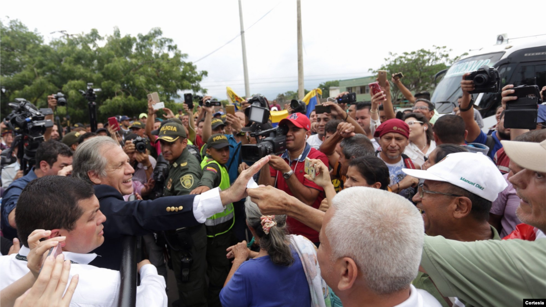El secretario general de la OEA, Luis Almagro, visita frontera Colombia-Venezuela para tratar de hallar soluciones a la crisis de los migrantes venezolanos.