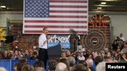 Presiden Obama saat berpidato di hadapan para pekerja pabrik mainan Rodon Group di Hatfield, Pennsylvania (30/11).