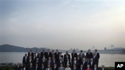 Ministri financija zemalja članica grupe G-20, na sastanku guvernera banaka u Busanu, Južna Koreja, 4. lipnja 2010. (AP Photo/Andy Wong)