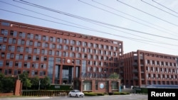 中國武漢病毒研究所的大門。（2020年5月15日攝）