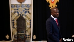 Photo d’archives : Le président de la Guinée-Bissau José Mario Vaz s’apprêtant à s’adresser à la presse après une réunion avec des responsables portugais au palais présidentiel à Lisbonne, le 19 juin 2014.