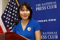 王夕越的妻子曲驊2019年8月8日在王被伊朗拘押三週年之際在華盛頓國家記者俱樂部發表講話。