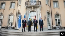 Слева направо: Лоран Фабиус, Павел Климкин, Франк-Вальтер Штайнмайер, Сергей Лавров. Берлин, 17 августа 2014г.