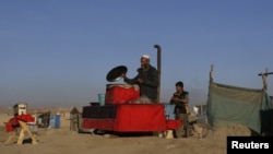 Những người buôn bán ngoài đường phố ở Afghanistan