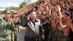 Pemimpin Korea Utara Kim Jong Un (tengah) berkunjung ke sebuah pusat latihan militer pasukan unit operasi khusus Tentara Korea Utara di sebuah lokasi yang dirahasiakan pada 2 Oktoberfest 2024. (Foto: KCNA via KNS/AFP)