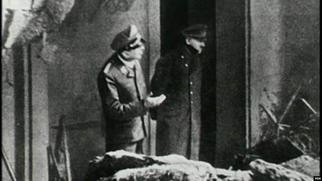 Foto terakhir Adolf Hitler, tertanggal 30 April 1945, hari ia meninggal dunia.