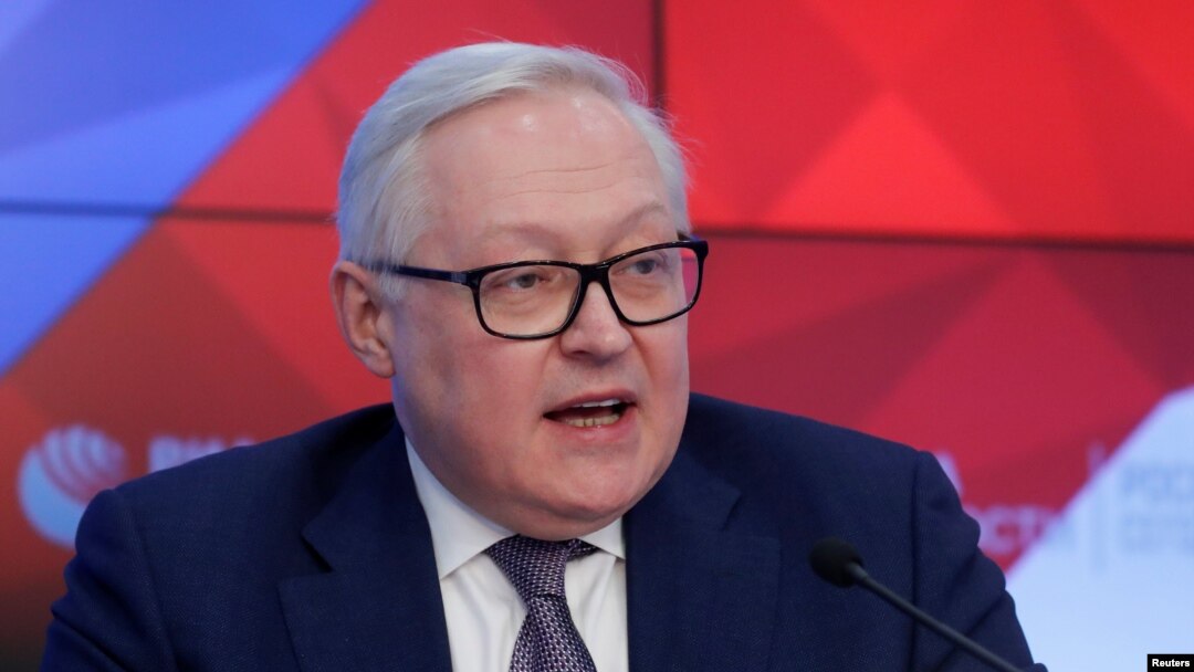 Thứ trưởng Ngoại giao Nga Sergei Ryabkov nói Nga vẫn đang duy trì "những liên lạc rất quan trọng" với chính phủ Venezuela và sẵn lòng đứng ra giúp tạo điều kiện cho đối thoại.