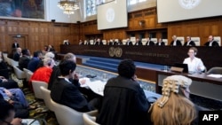 Los magistrados de la Corte Internacional de Justicia (CIJ) en La Haya vistos este 16 de mayo durante la audiencia para escuchar los argumentos del equipo legal de Sudáfrica CIJ como parte del caso de Sudáfrica contra Israel por la ofensiva de Rafah.