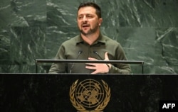 볼로디미르 젤렌스키 우크라이나 대통령이 19일 뉴욕 유엔본부에서 제78차 유엔 총회 고위급 일반토의 일정 중 연설하고 있다.