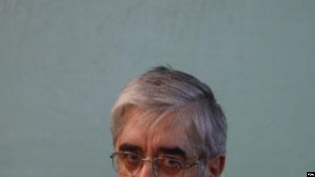 Pemimpin oposisi Iran Mir Hossein Mousavi adalah saingan utama Presiden Mahmoud Ahmadinejad dalam pemilu 2009 yang disengketakan.