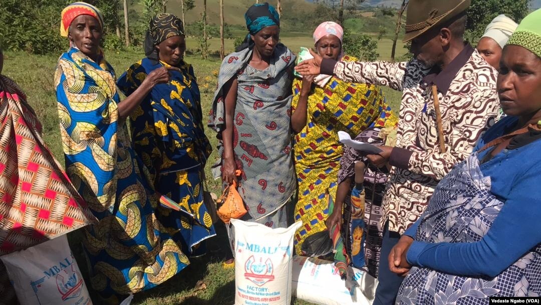 Abaturage bo mu Minembwe ho muri Kivu y'Epfo bari mu isoko