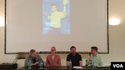 Konferencija za štampu povodom premijere filma o Vladi Divljanu, "Nebeska tema", u Muzeju kinoteke u Beogradu, 10 aprila 2019. (Veljko Popović, VOA)