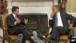 El presidente electo de México, Enrique Peña Nieto, conversa en la Casa Blanca con su homólogo estadounidense Barack Obama. Las expectativas de una nueva relación a partir de esta visita son grandes en México.