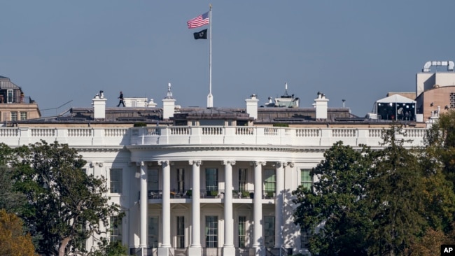 Vista de la fachada de la Casa Blanca, residencia oficial del presidente de Estados Unidos, en Washington, el 4 de noviembre de 2024. 