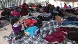 Caravana de migrantes continúa esperando solicitar asilo