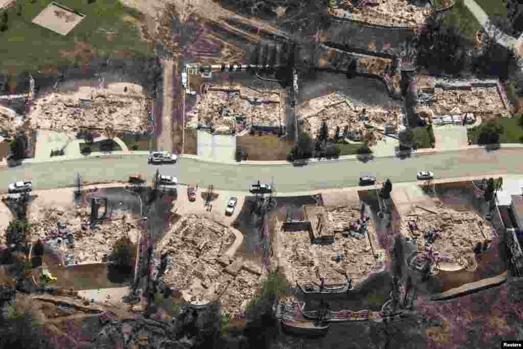 미국 워싱턴주에서 발생한 대형 산불로 완전히 불에 타버린 가옥들.