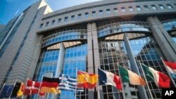 Ζακ Ντελόρ: Αν σωθεί η Ελλάδα, θα σωθεί και το Ευρώ