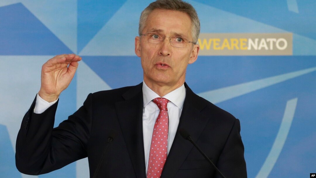 Sekjen NATO Jens Stoltenberg memberikan pernyataan di Brussels, Belgia. 