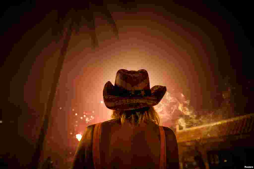 یوم آزادی کی تقریبات زیادہ تر لوگوں نے ٹی وی، کمپیوٹر اور موبائل فون پر آن لائن دیکھیں۔ شام کے بعد اکثر شہروں میں آتش بازی بھی کی گئی لیکن اسے بھی زیادہ تر افراد نے ٹیلی وژن پر ہی دیکھا۔ &nbsp;