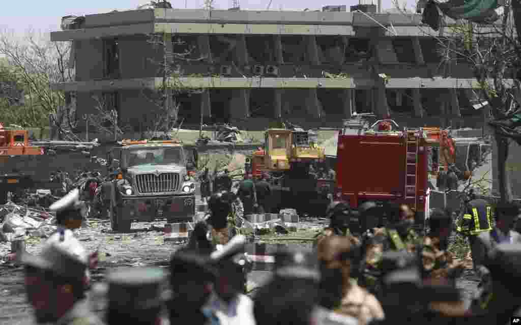 دھماکے سے کئی گاڑیوں کو نقصان پہنچا۔ &nbsp;