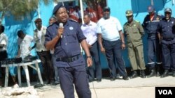 Comissário António Pedro Kandela, comandante provincial da polícia do Namibe (VOA / Armando Chicoca)