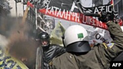 Sukob demonstranata sa policijom u Atini