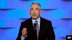 Doug Elmets, former Reagan admin official and lifelong republican says he will vote for Hillary