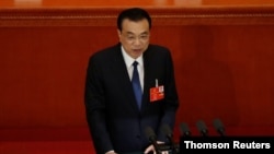 리커창 중국 총리가 지난 22일 열린 전국인민대표대회(전인대) 개막식에서 연설하고 있다.